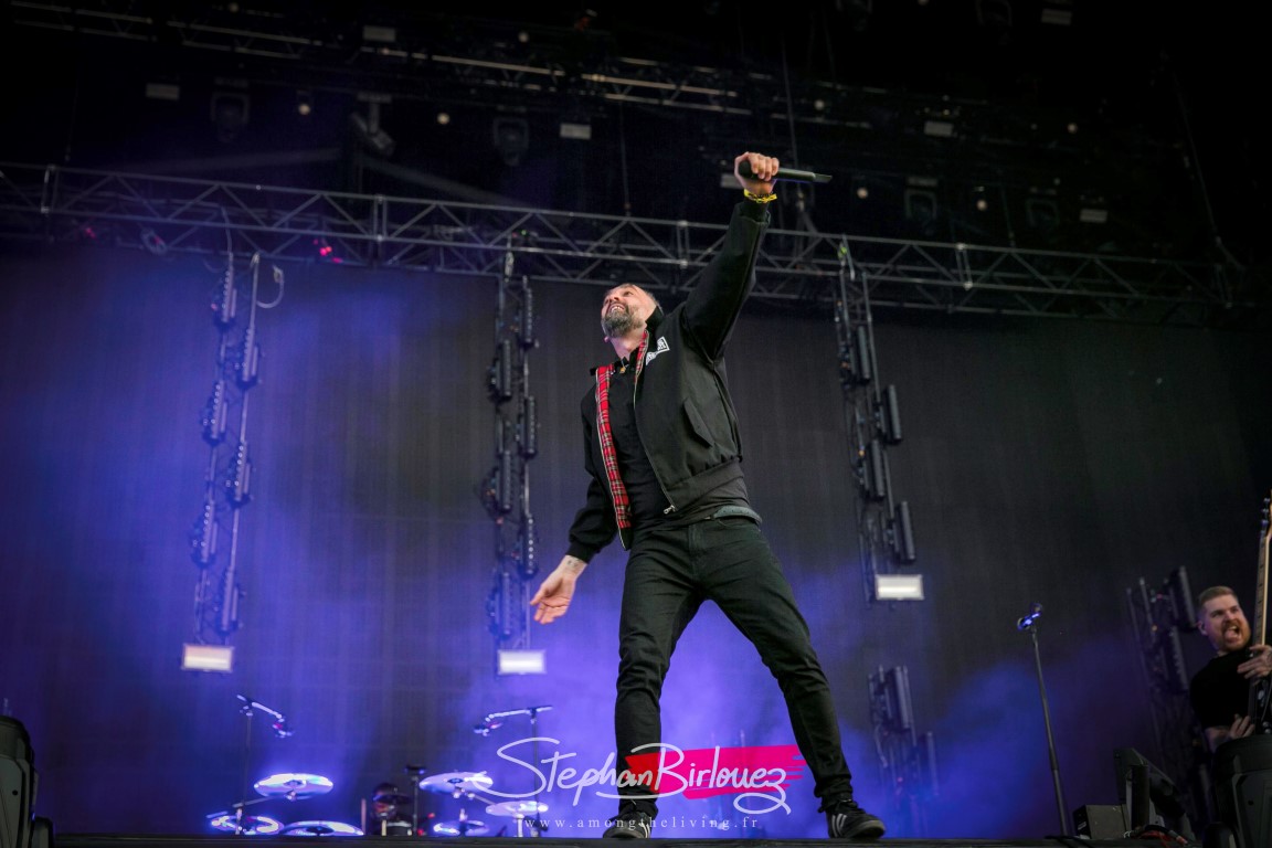 Mass hysteria 4 medium