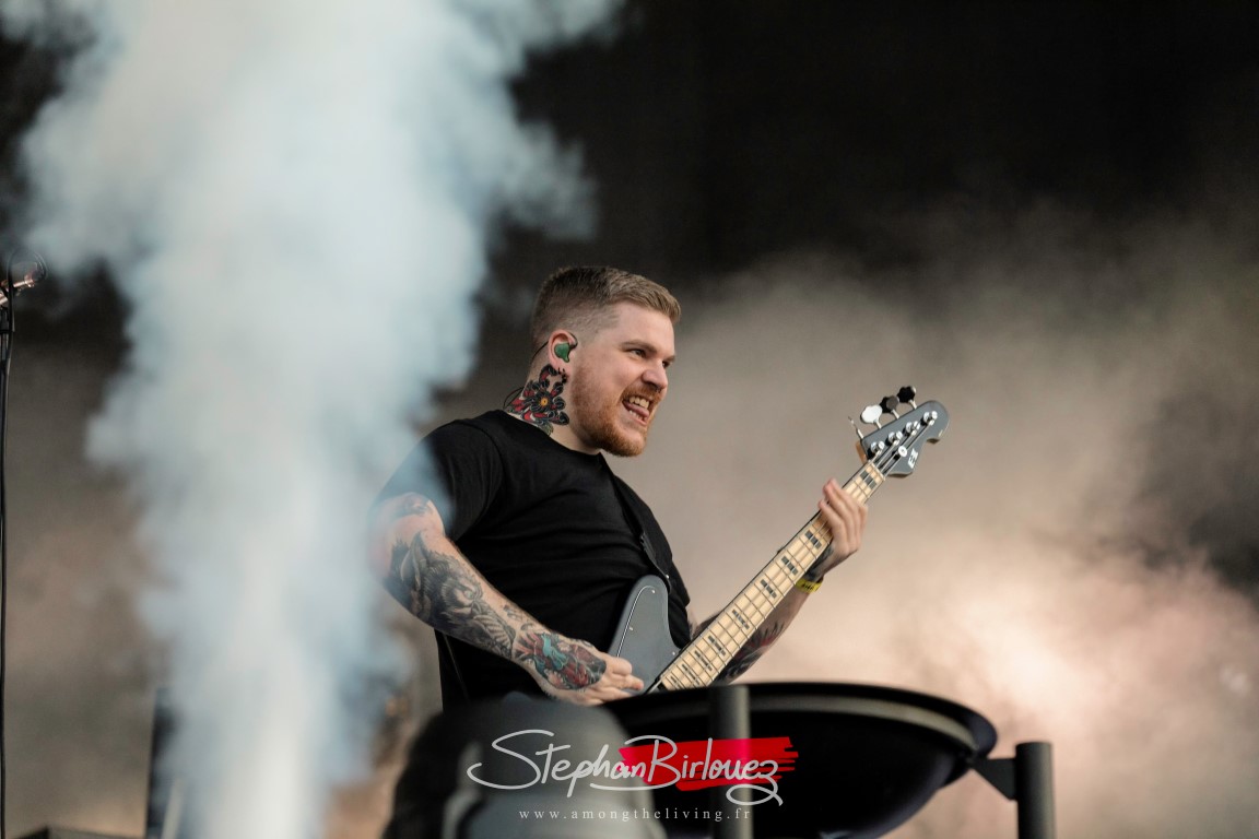 Mass hysteria 5 medium